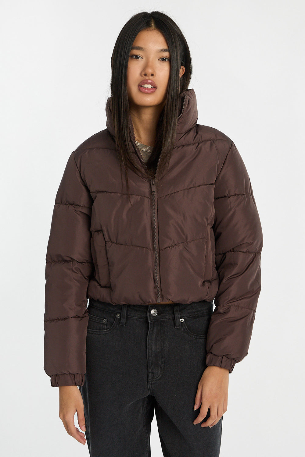 Veste courte matelassé à col montant Veste courte matelassé à col montant