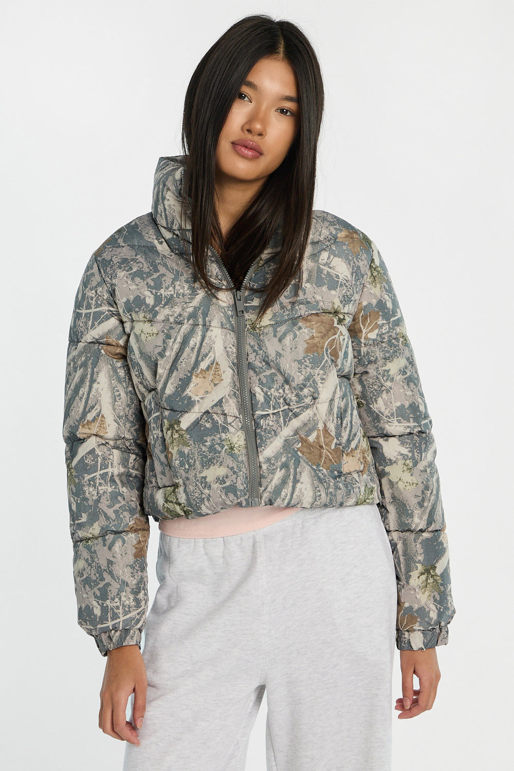 Veste courte matelassé à col montant Veste courte matelassé à col montant