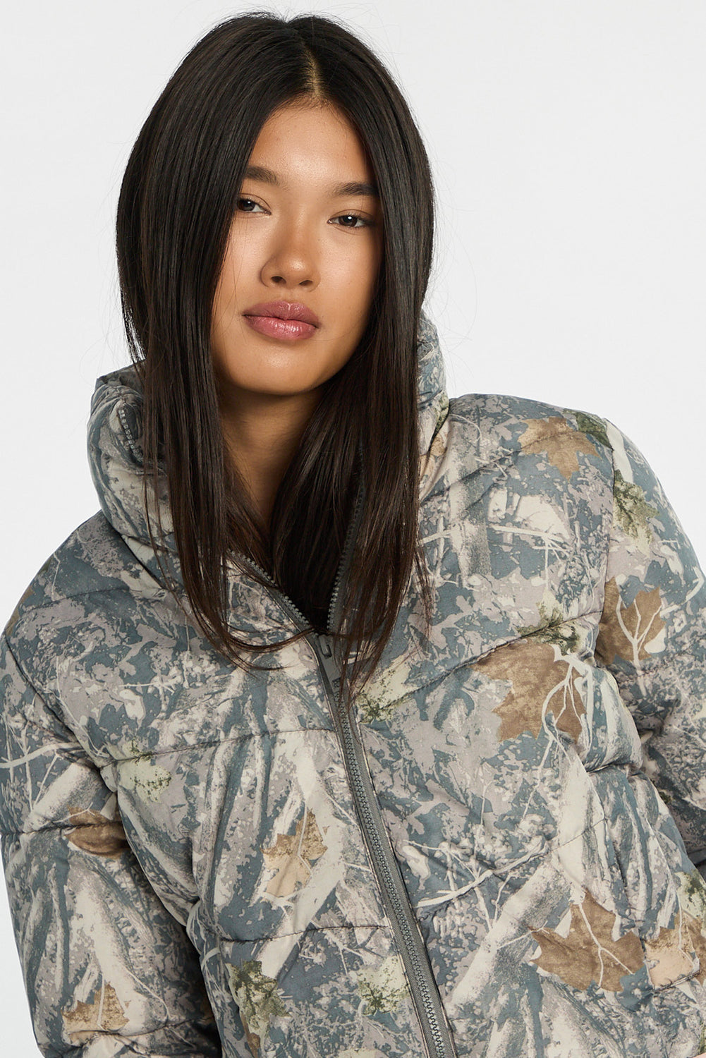 Veste courte matelassé à col montant Veste courte matelassé à col montant