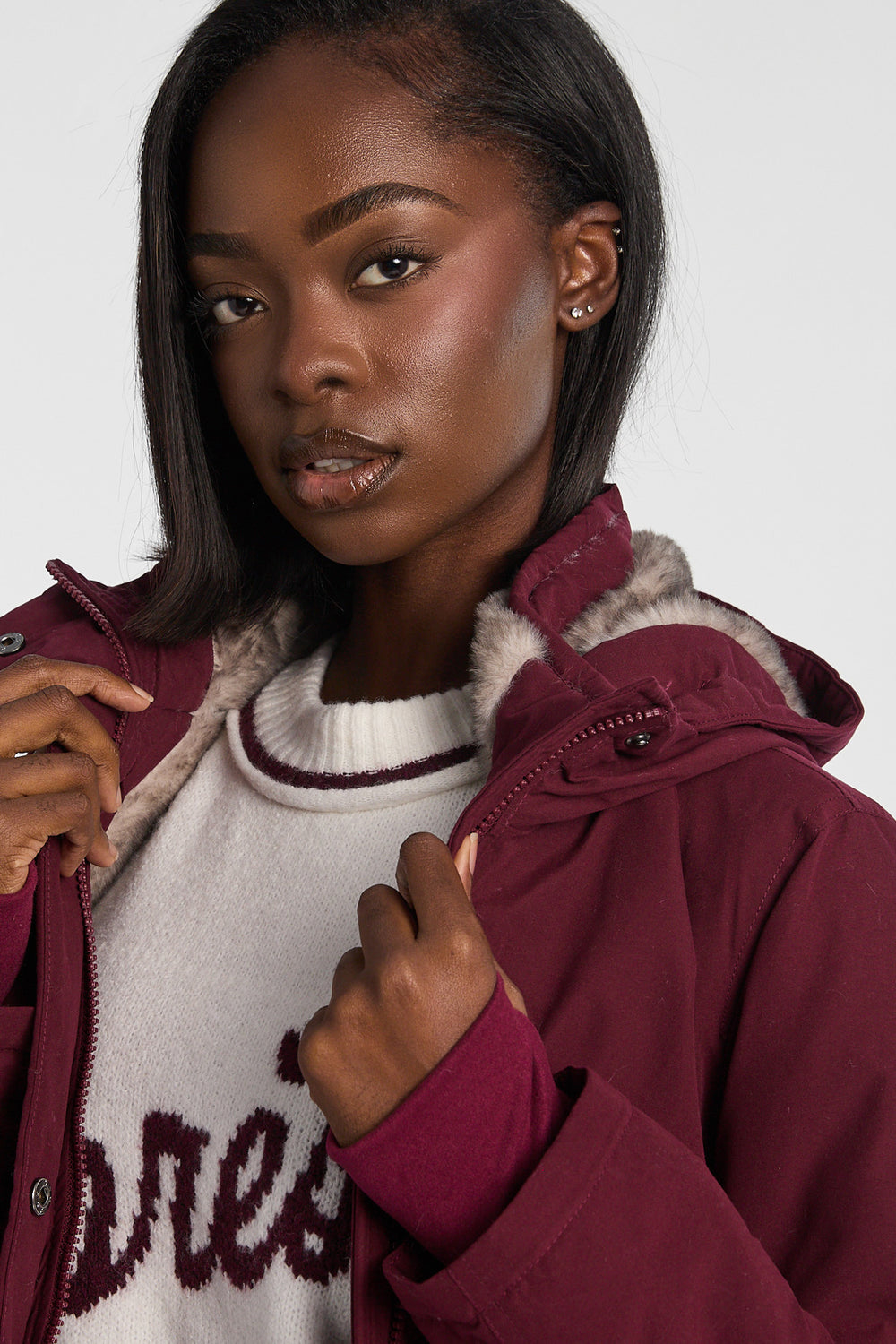 Parka doublée de fausse fourrure avec capuchon Parka doublée de fausse fourrure avec capuchon