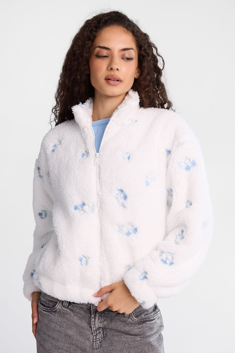 Veste zippée en sherpa brodée Veste zippée en sherpa brodée