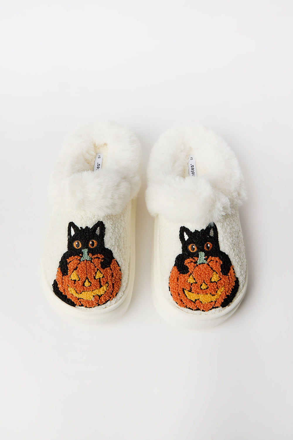 Pantoufles en peluche chat noir et citrouille Pantoufles en peluche chat noir et citrouille