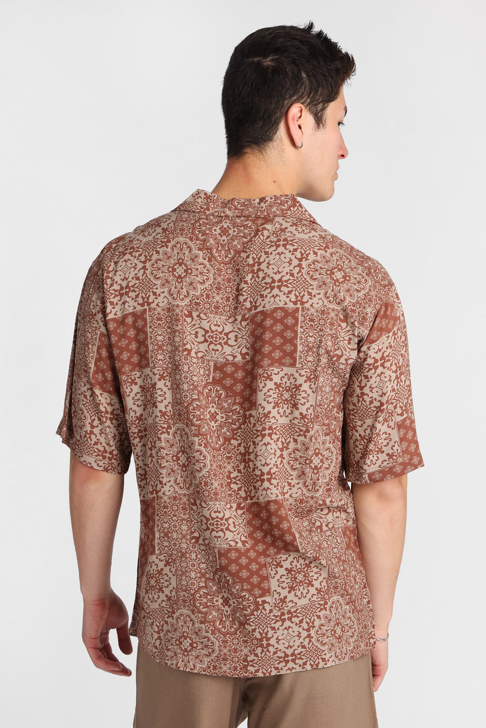 Chemise boutonnée à imprimé bandana Chemise boutonnée à imprimé bandana