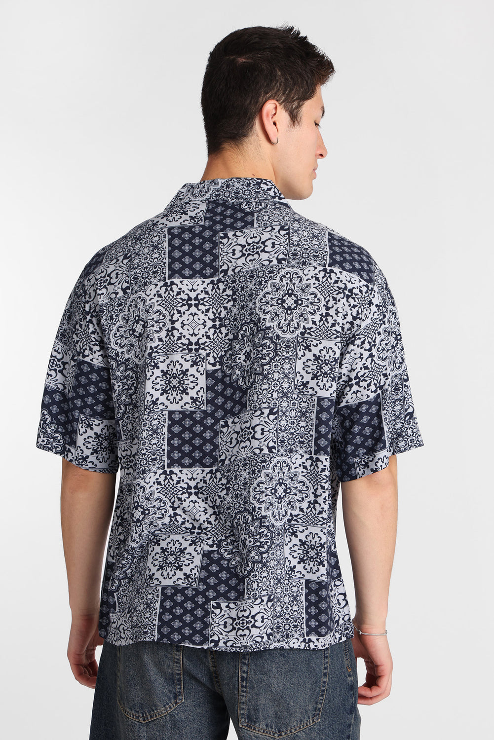 Chemise boutonnée à imprimé bandana Chemise boutonnée à imprimé bandana