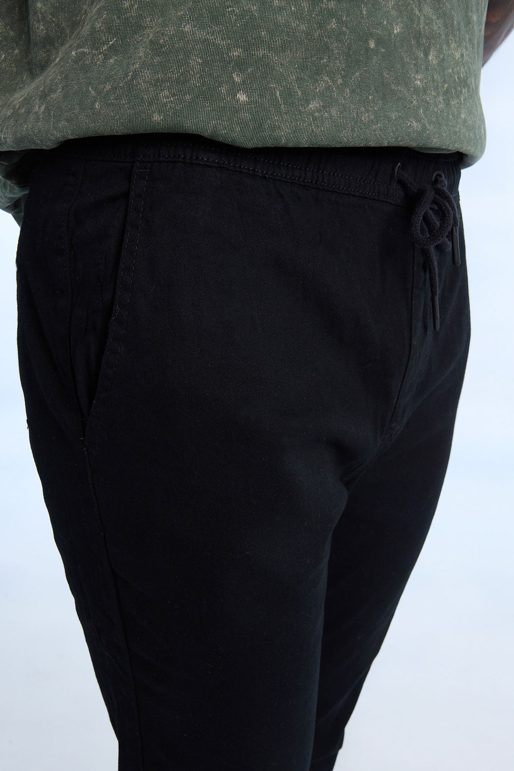 Jogger en sergé coupe slim homme Jogger en sergé coupe slim homme