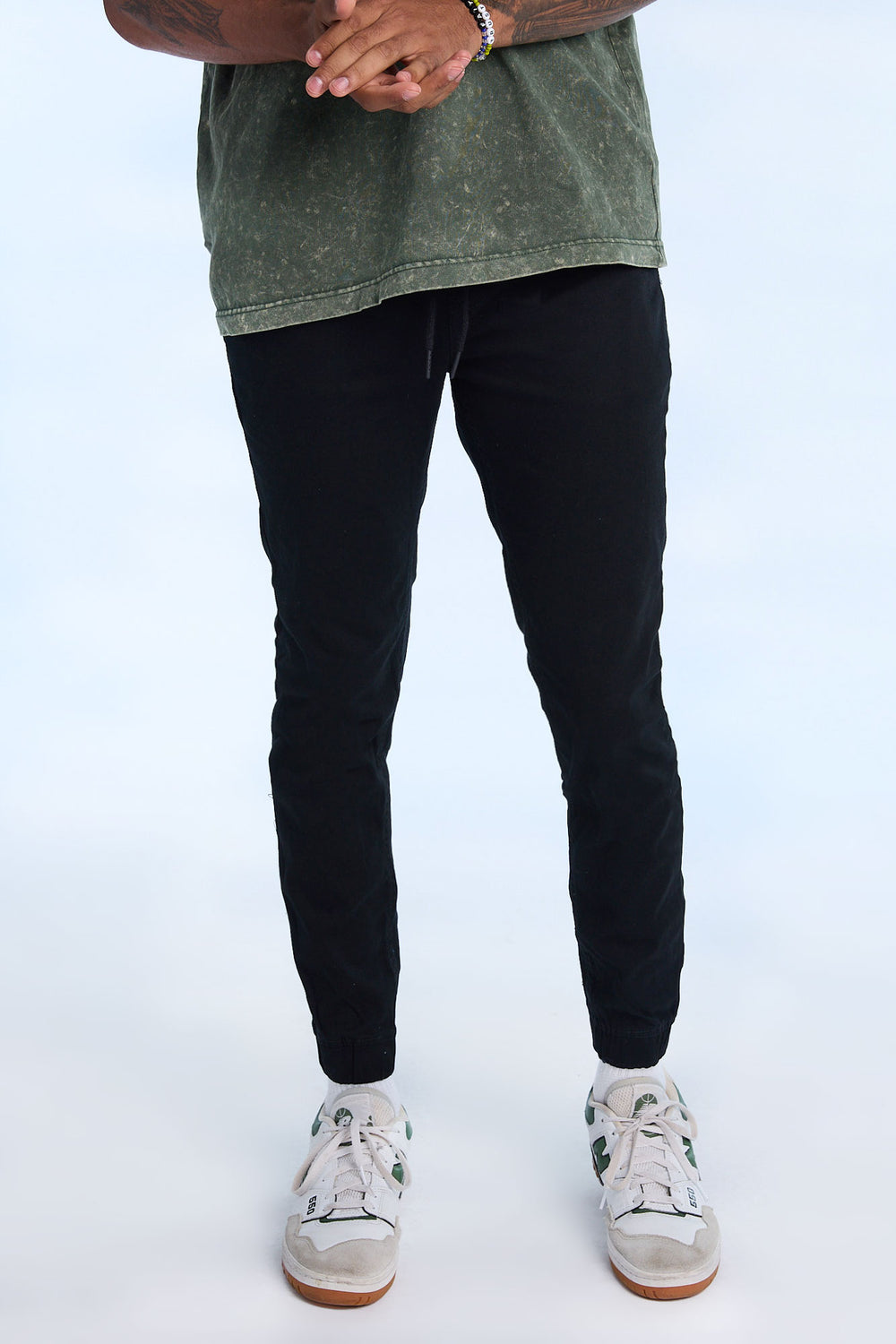 Jogger en sergé coupe slim homme Jogger en sergé coupe slim homme