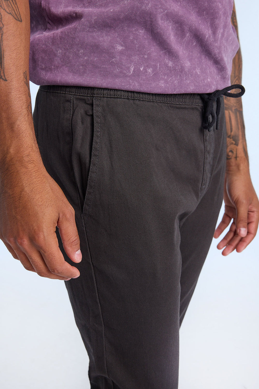 Jogger en sergé coupe slim homme Jogger en sergé coupe slim homme