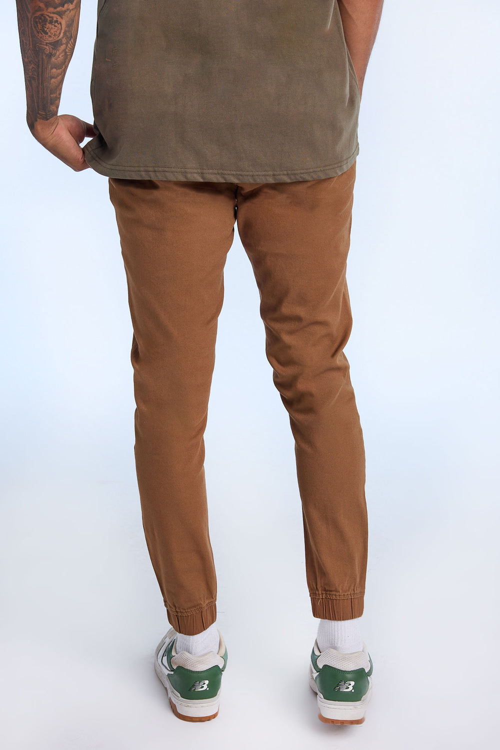 Jogger en sergé coupe slim homme Jogger en sergé coupe slim homme