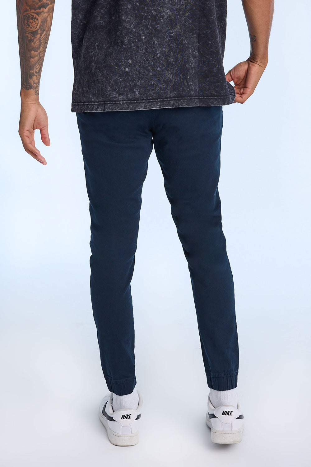 Jogger en sergé coupe slim homme Jogger en sergé coupe slim homme