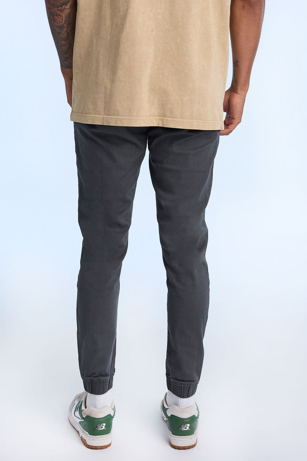 Jogger en sergé coupe slim homme Jogger en sergé coupe slim homme
