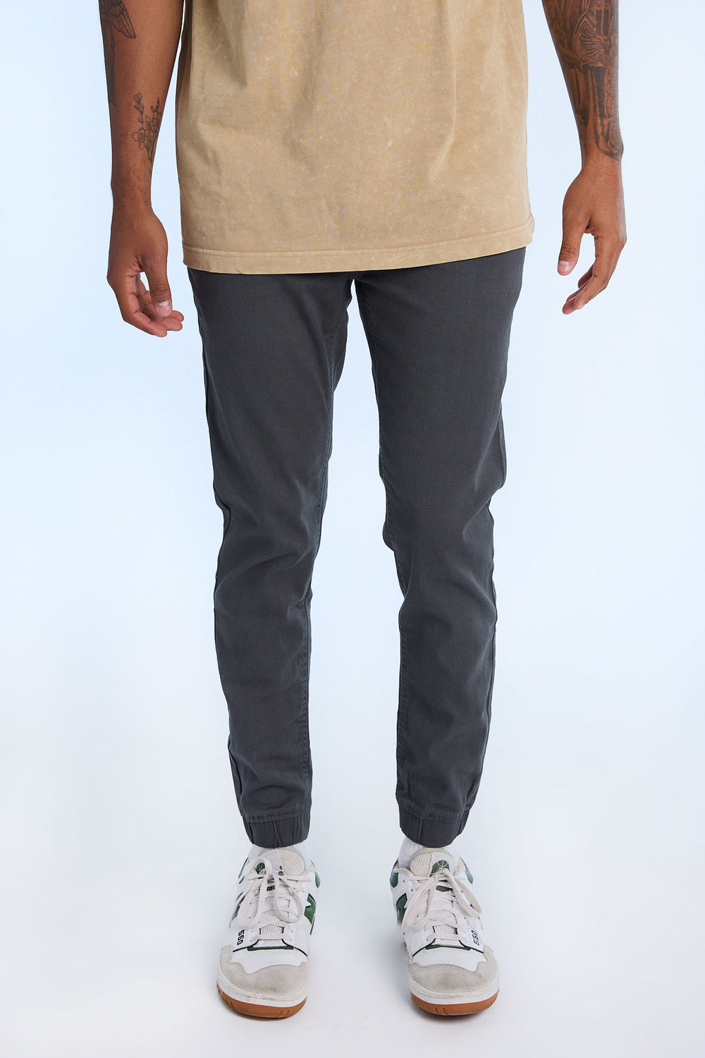 Jogger en sergé coupe slim homme Jogger en sergé coupe slim homme