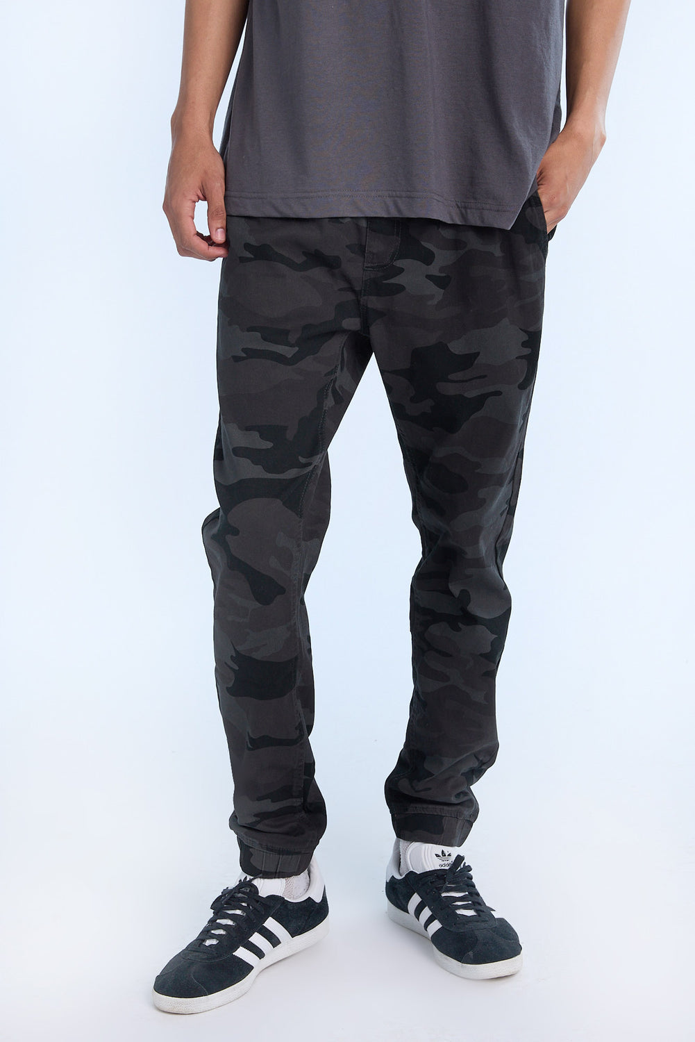 Jogger en sergé coupe slim homme Jogger en sergé coupe slim homme