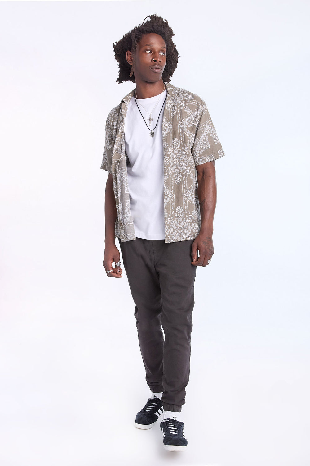Jogger en sergé coupe décontractée homme Jogger en sergé coupe décontractée homme