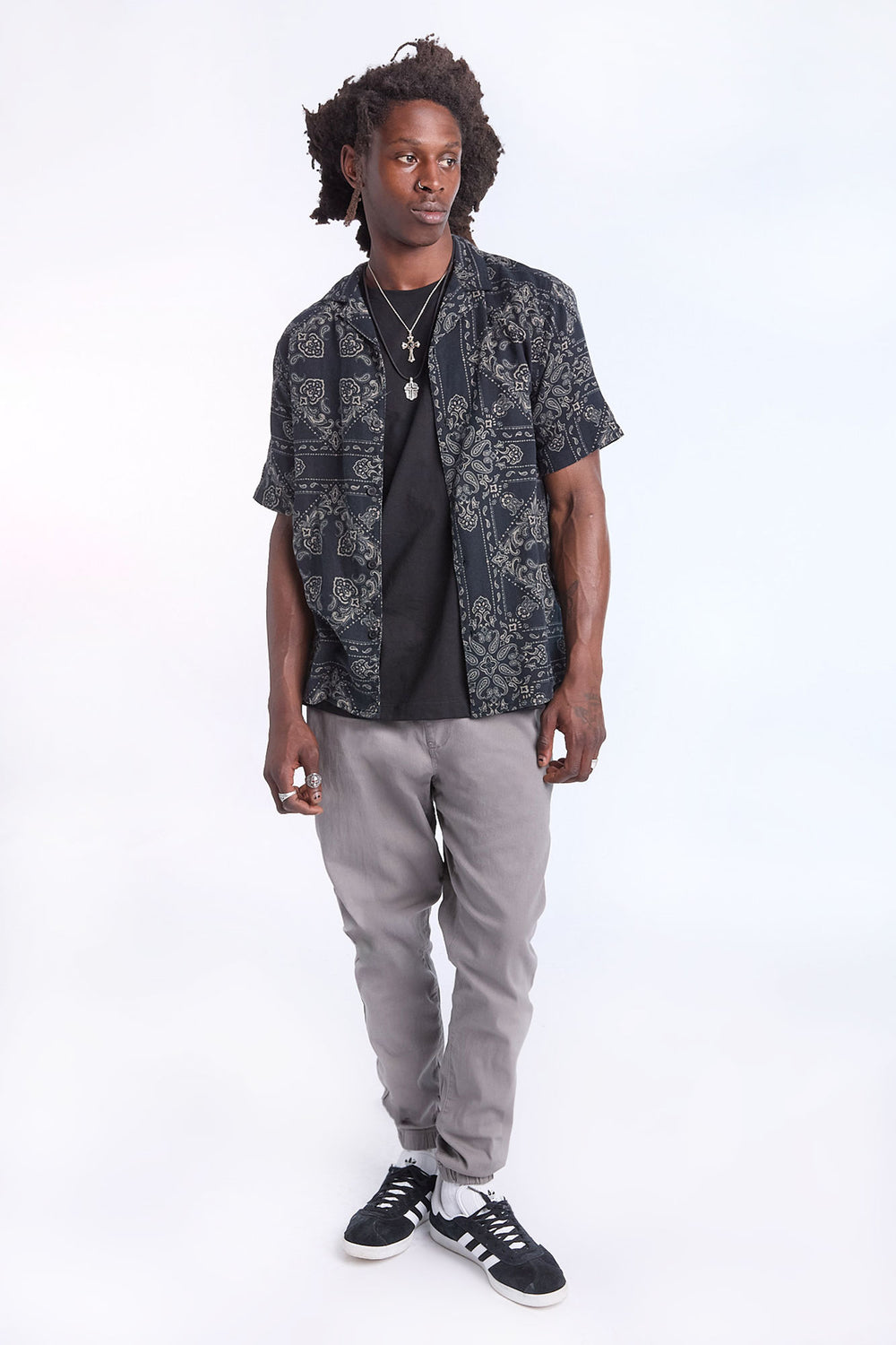 Jogger en sergé coupe décontractée homme Jogger en sergé coupe décontractée homme
