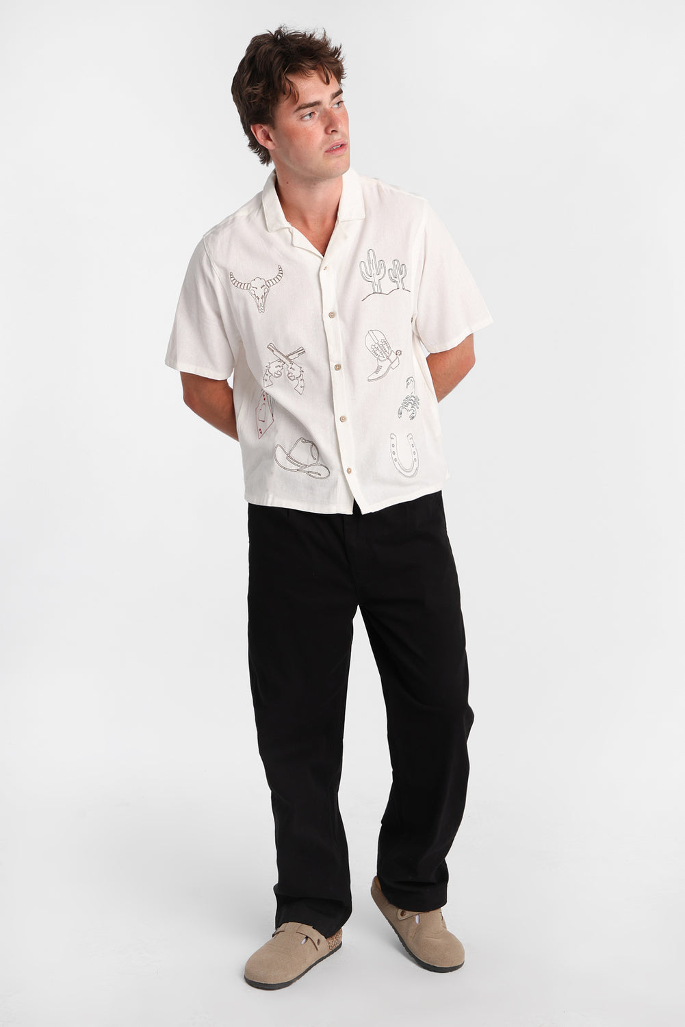 Pantalon ample en sergé plissé Pantalon ample en sergé plissé