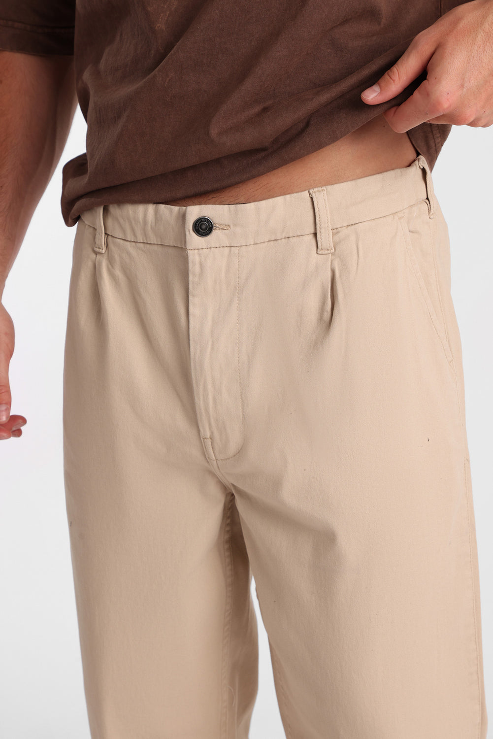 Pantalon ample en sergé plissé Pantalon ample en sergé plissé