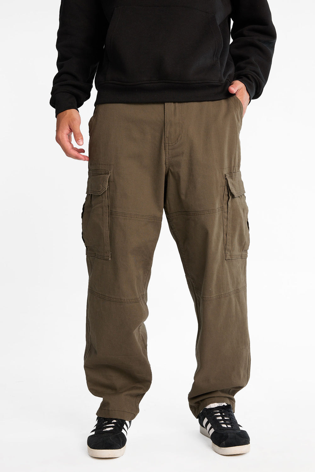 Pantalon cargo ample de skateur en sergé Pantalon cargo ample de skateur en sergé