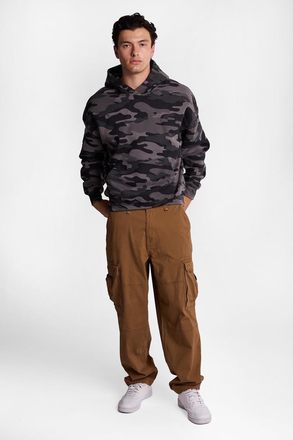 Pantalon cargo ample de skateur en sergé Pantalon cargo ample de skateur en sergé