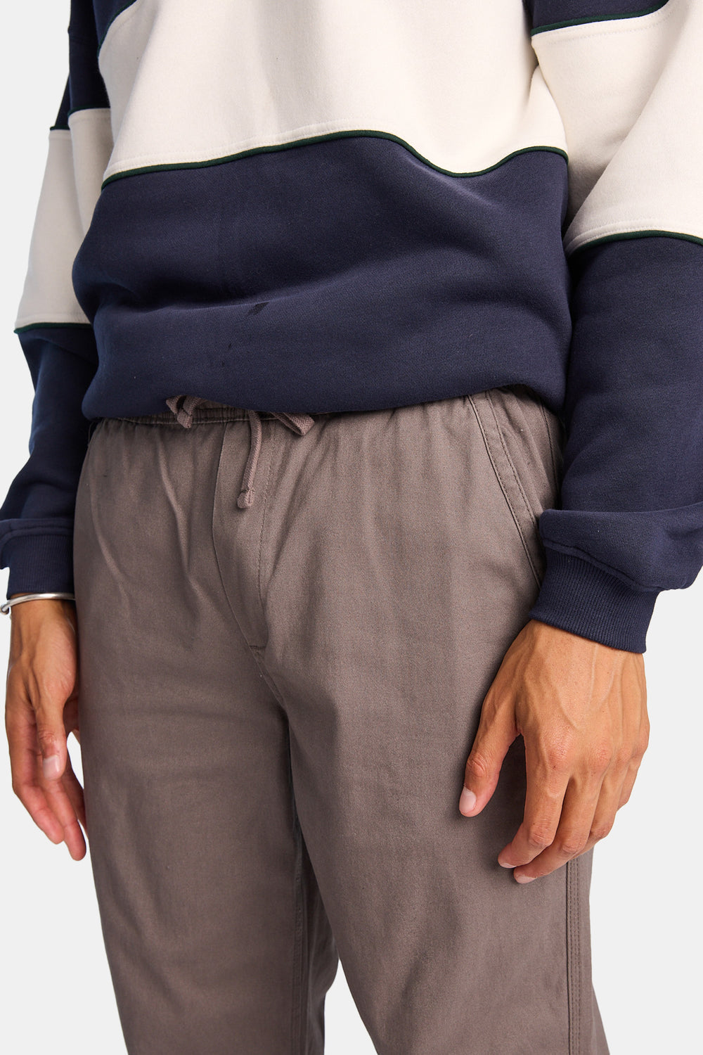 Pantalon ample en sergé Pantalon ample en sergé