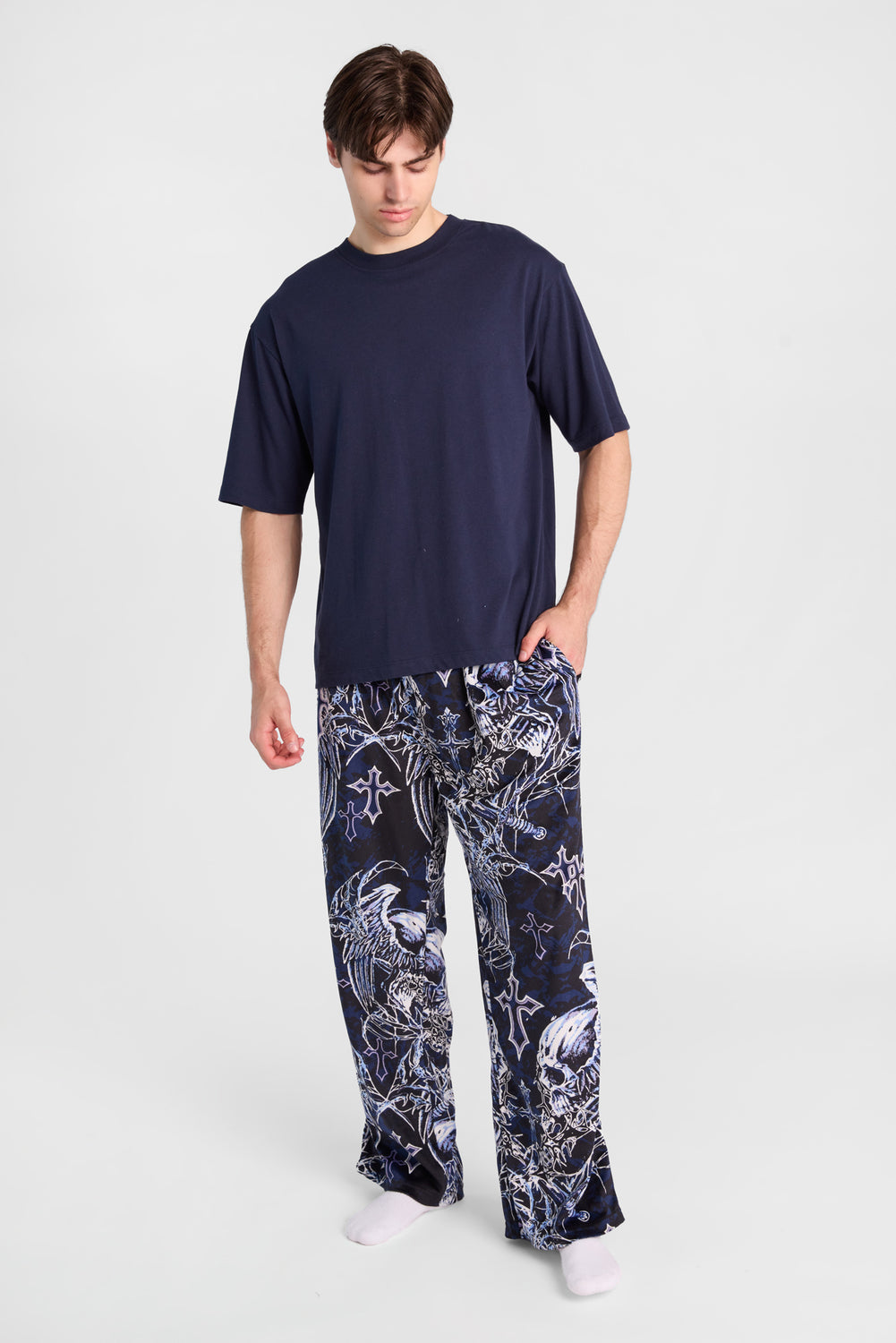 Pantalon de pyjama à imprimé de crânes et d'ailes Arsenic Pantalon de pyjama à imprimé de crânes et d'ailes Arsenic