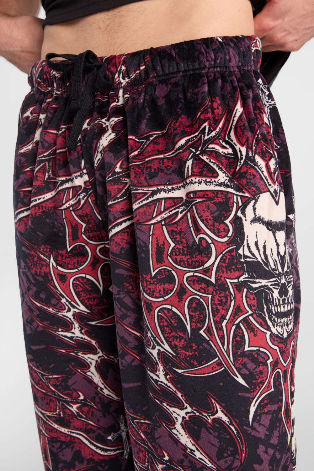 Pantalon de pyjama à imprimé de crânes et de croix Arsenic Pantalon de pyjama à imprimé de crânes et de croix Arsenic