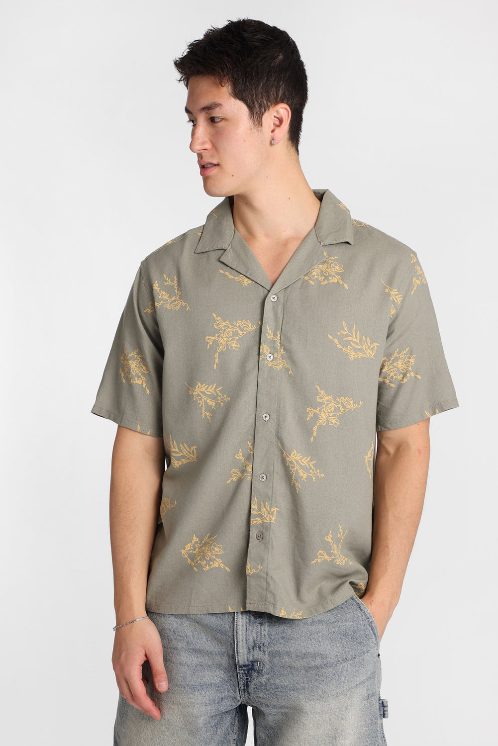 Floral Print Short Sleeve Button-Up Shirt Floral Print Short Sleeve Button-Up Shirt