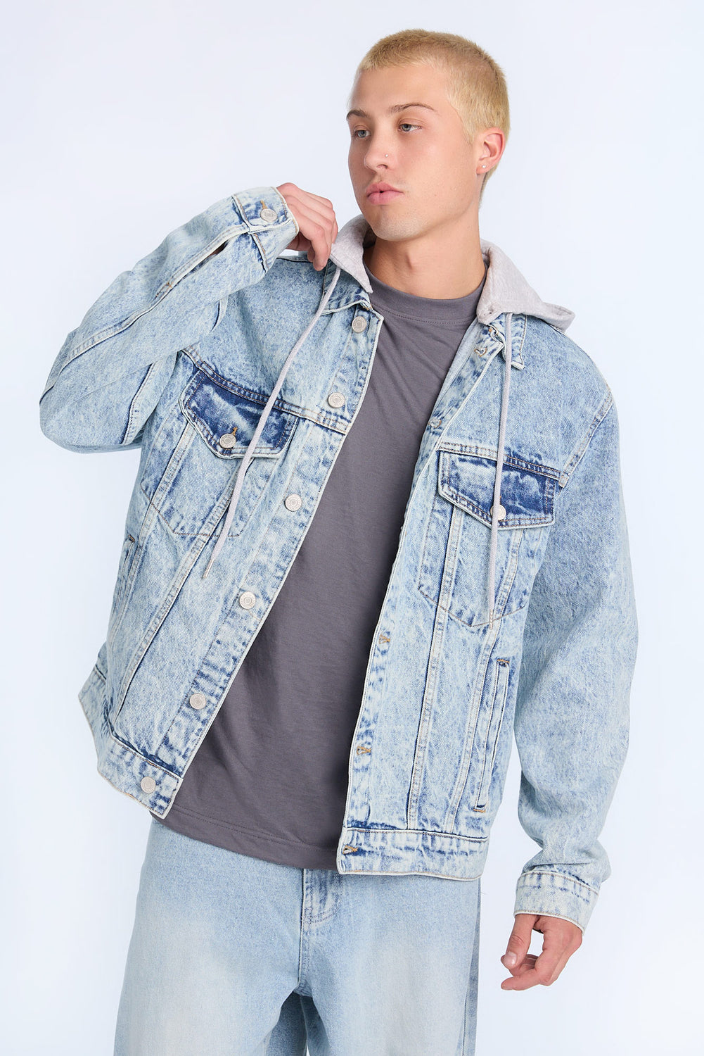 Veste en denim à capuchon homme Veste en denim à capuchon homme