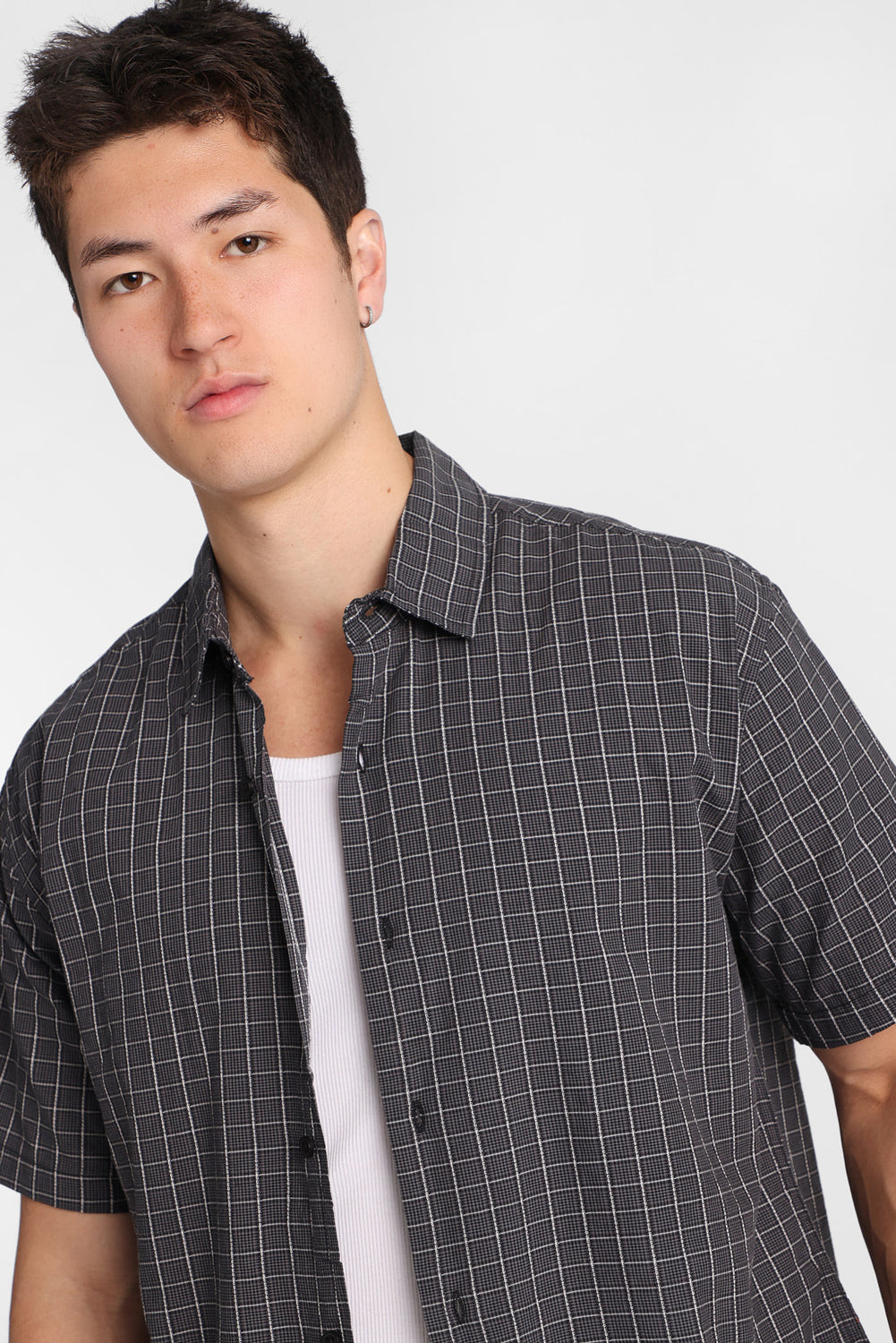 Chemise boutonnée courte à carreaux Chemise boutonnée courte à carreaux