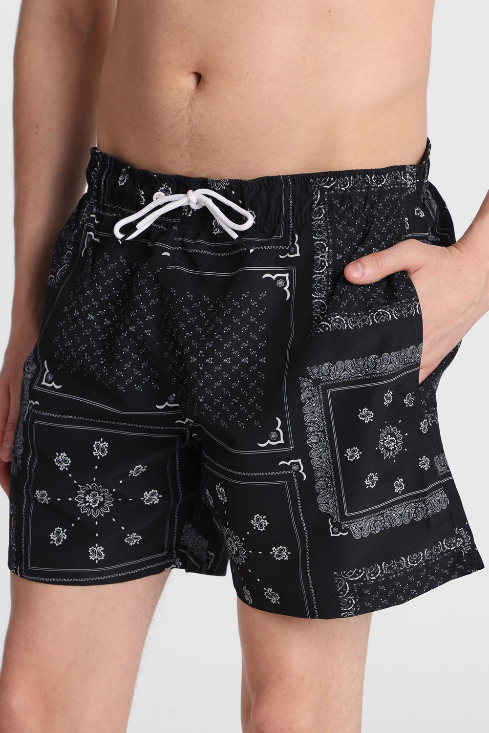 Short de bain à imprimé bandana 5,5 po Short de bain à imprimé bandana 5,5 po