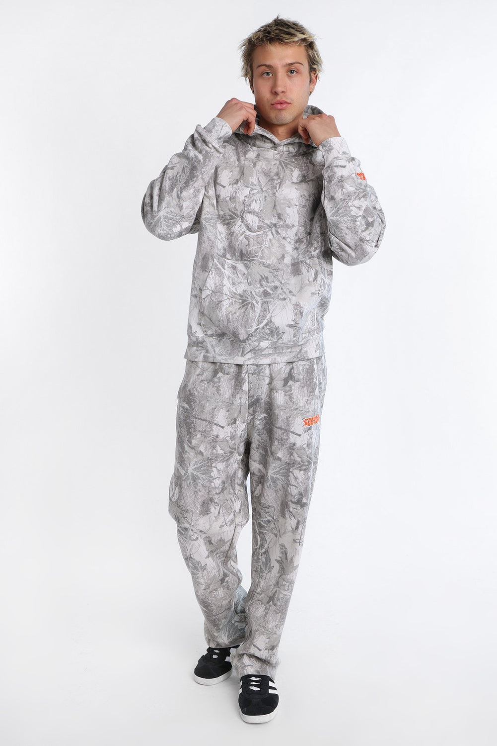 Haut à capuchon camouflage à logo brodé Zoo York Haut à capuchon camouflage à logo brodé Zoo York