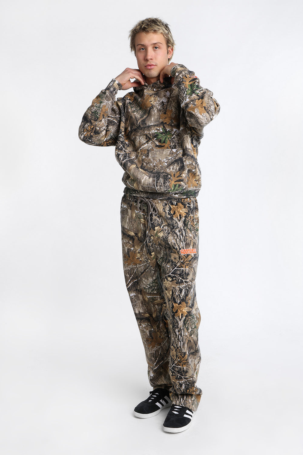 Haut à capuchon camouflage à logo brodé Zoo York Haut à capuchon camouflage à logo brodé Zoo York