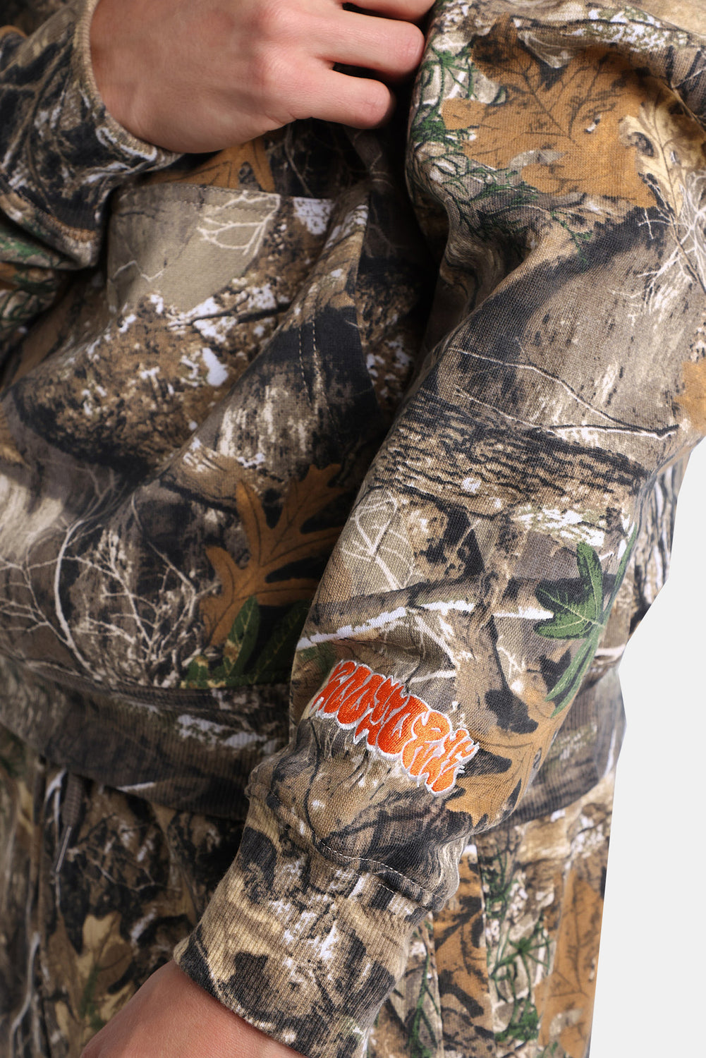 Haut à capuchon camouflage à logo brodé Zoo York Haut à capuchon camouflage à logo brodé Zoo York