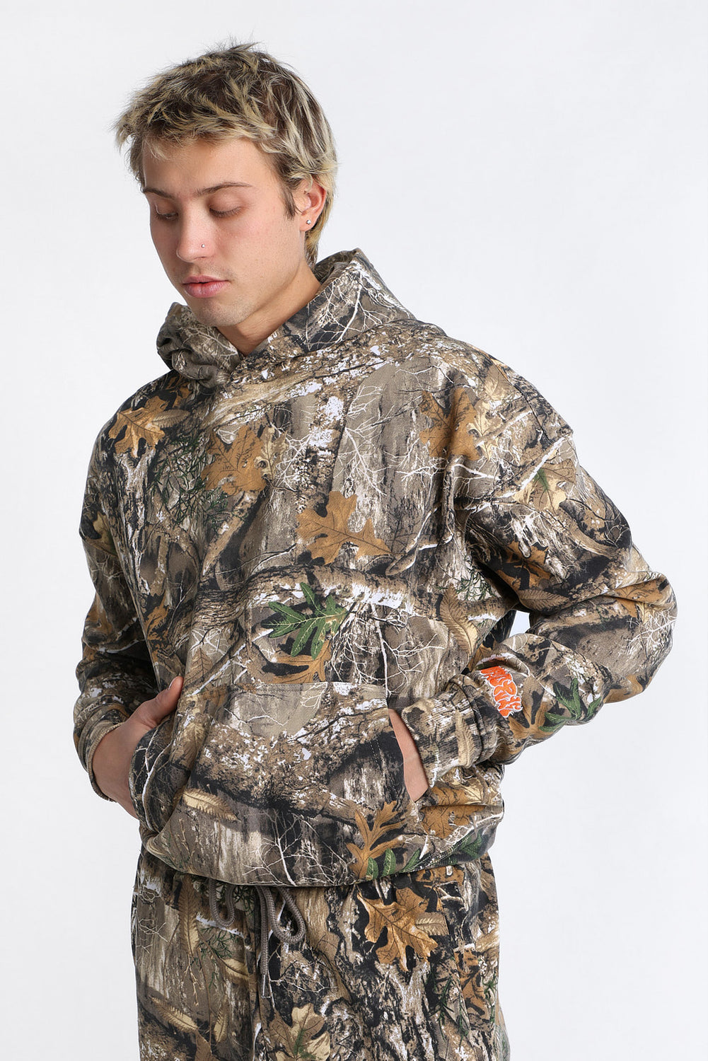 Haut à capuchon camouflage à logo brodé Zoo York Haut à capuchon camouflage à logo brodé Zoo York