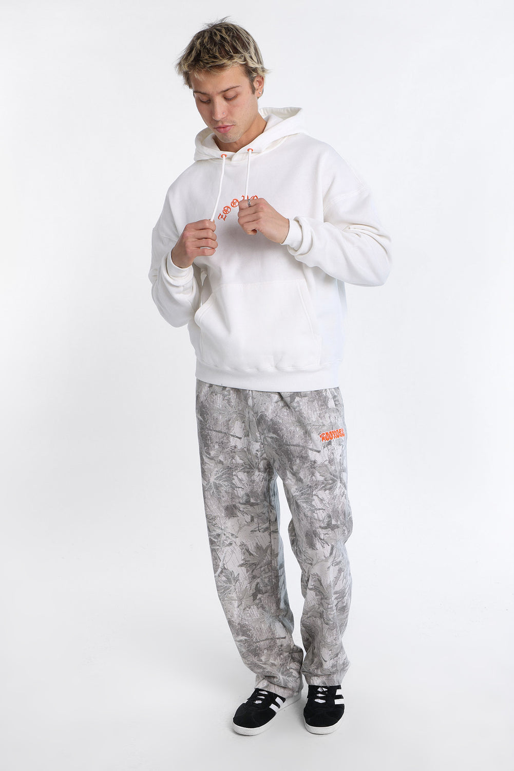 Haut à capuchon brodé en contraste Zoo York Haut à capuchon brodé en contraste Zoo York