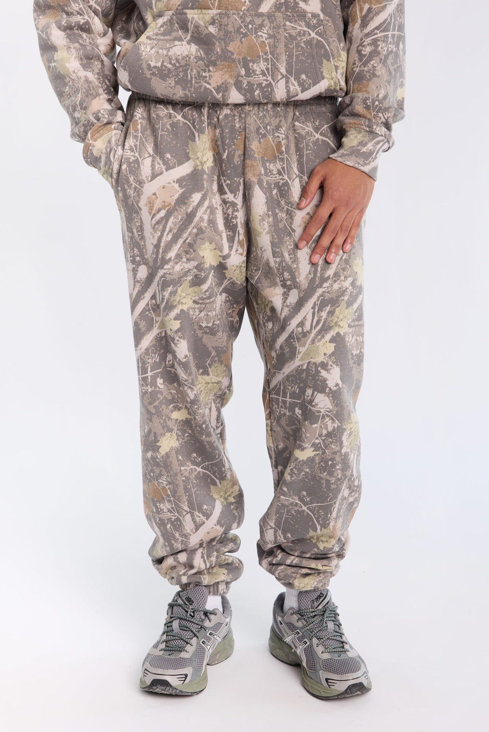 Jogger en molleton motif camouflage d'arbres Arsenic homme Jogger en molleton motif camouflage d'arbres Arsenic homme