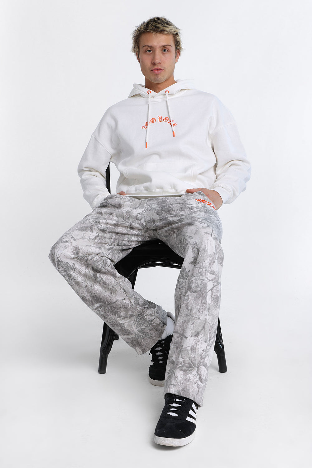 Zoo York Embroidered Logo Tree Camo Straight Leg Sweatpants Zoo York Embroidered Logo Tree Camo Straight Leg Sweatpants