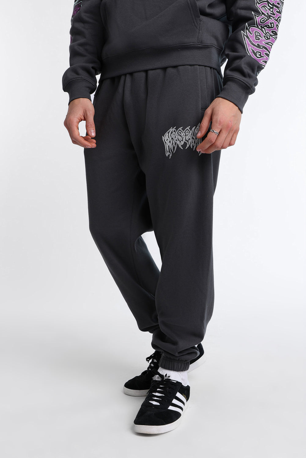 Jogger en molleton imprimé logo gothique Arsenic Jogger en molleton imprimé logo gothique Arsenic
