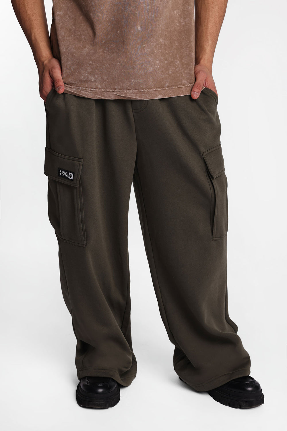 Zoo York Super Baggy Straight Leg Cargo Sweatpants Zoo York Super Baggy Straight Leg Cargo Sweatpants