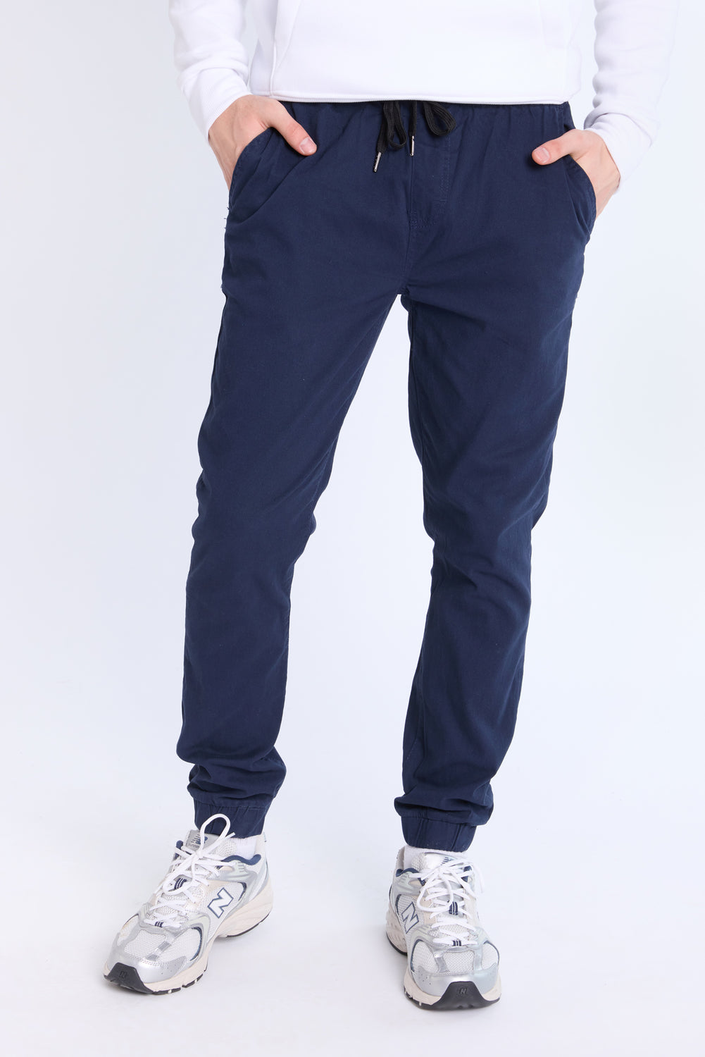 Jogger en sergé basique homme Jogger en sergé basique homme