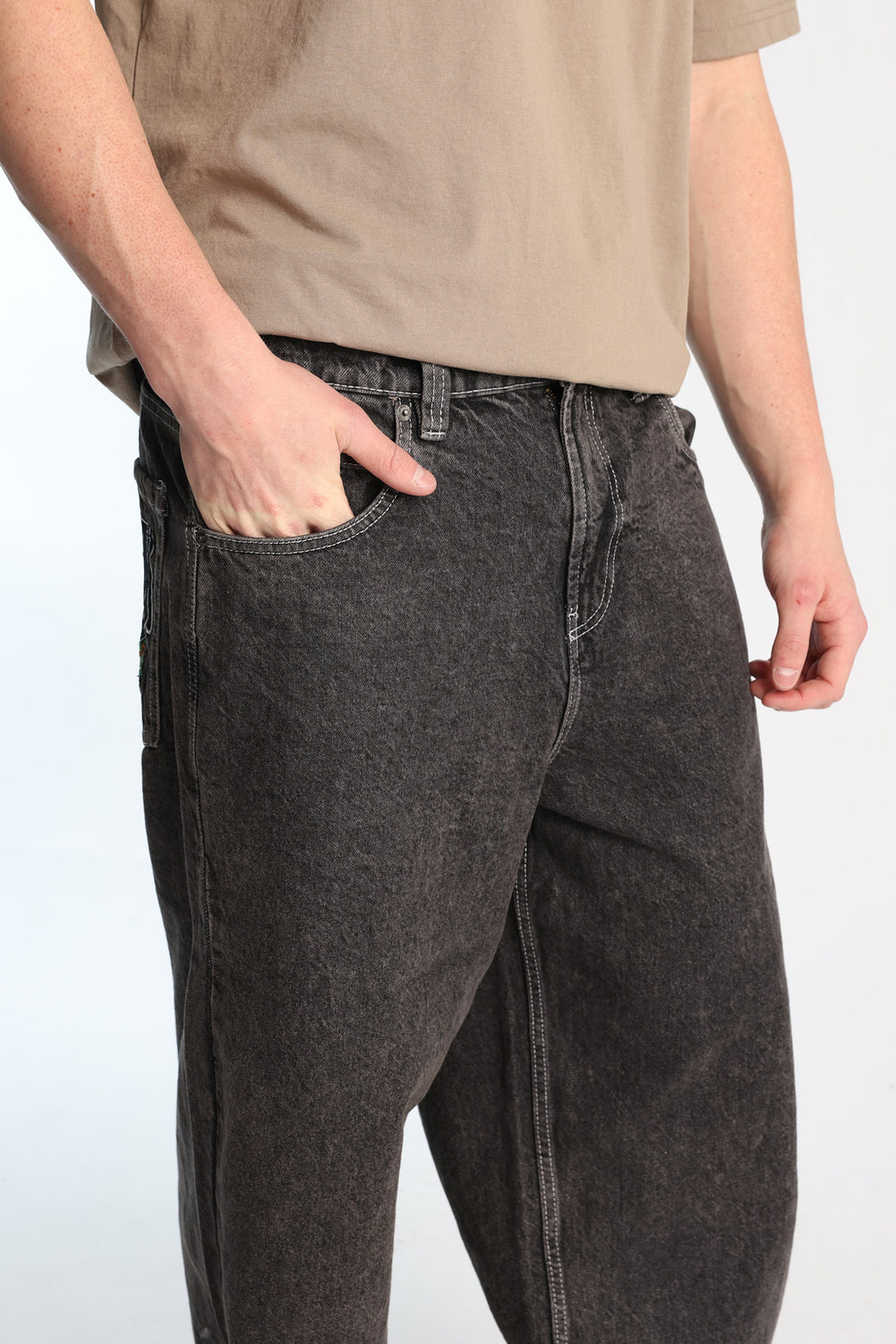 Jean ample coupe skateur brodé Jean ample coupe skateur brodé