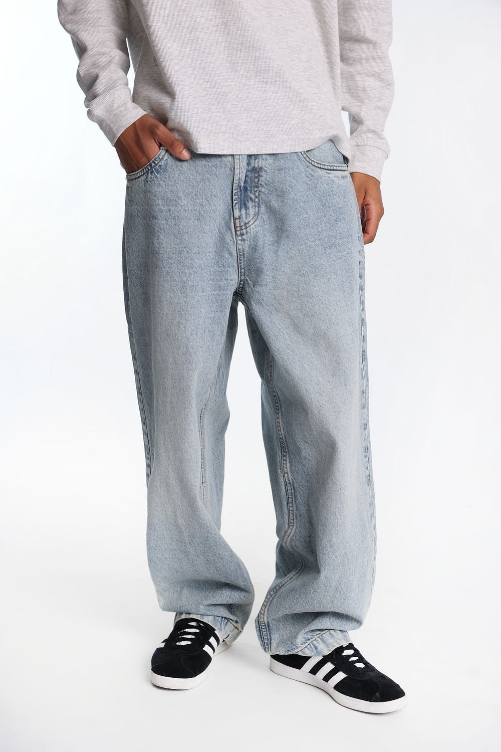 Jean ample coupe skateur brodé Jean ample coupe skateur brodé