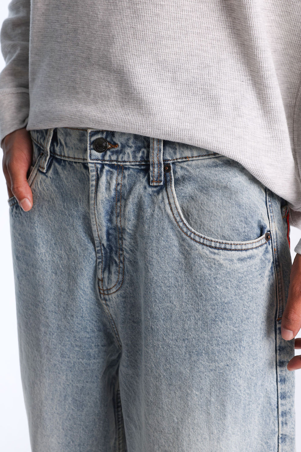 Jean ample coupe skateur brodé Jean ample coupe skateur brodé