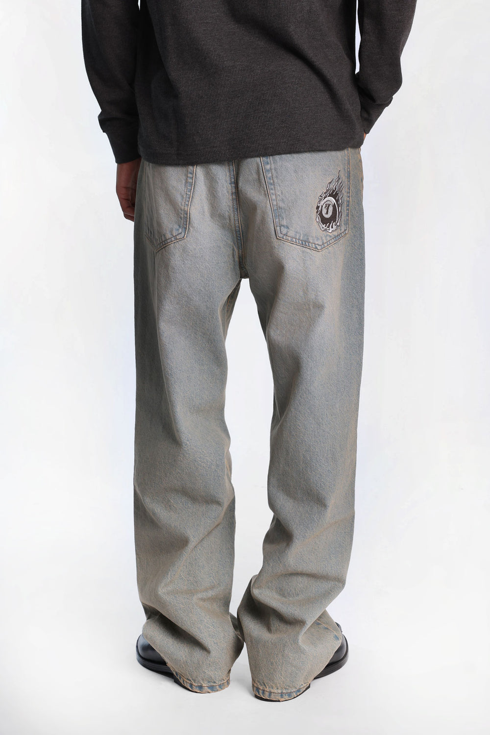 Jean ample coupe skateur brodé Jean ample coupe skateur brodé