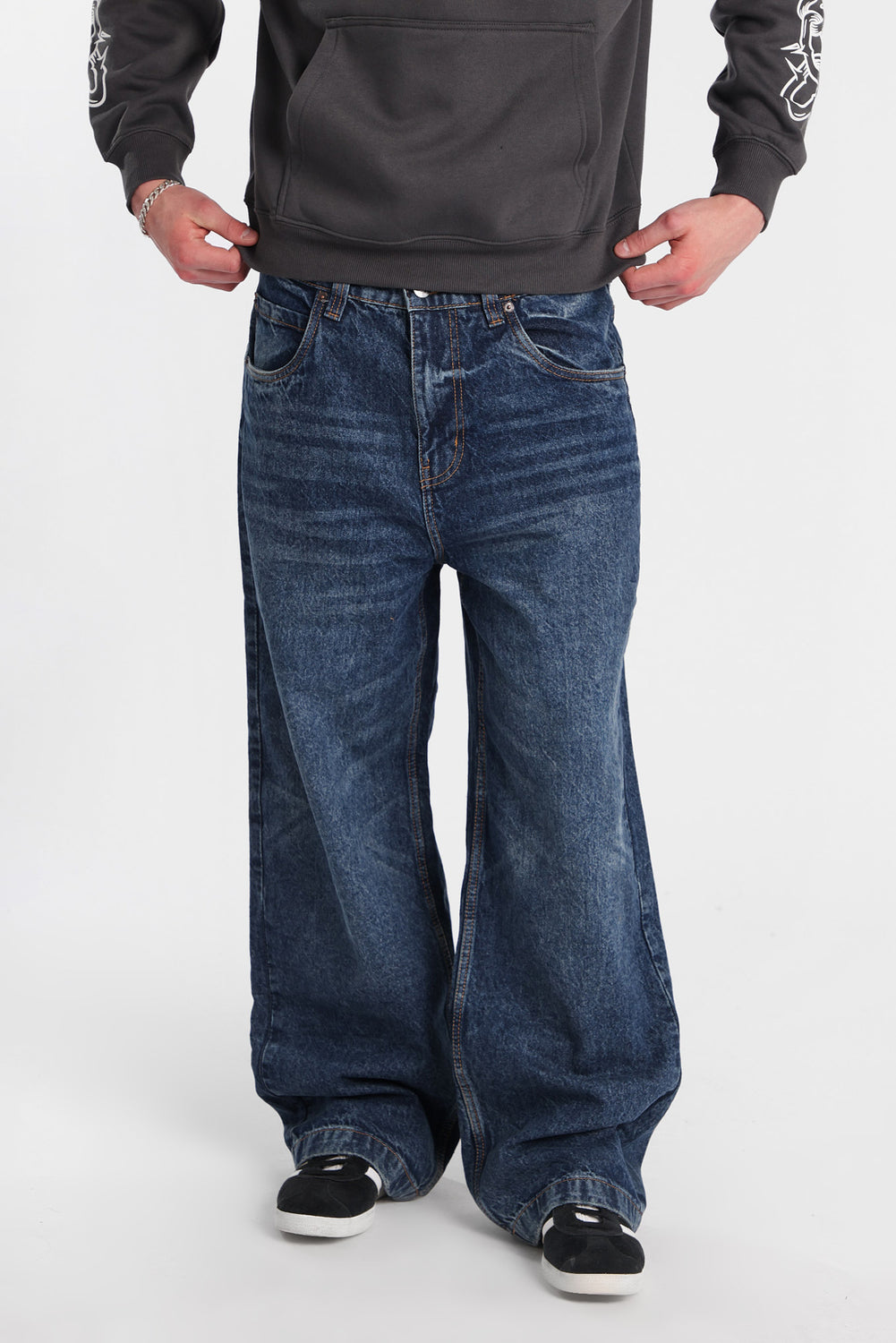 Ultra-Baggy Jeans Ultra-Baggy Jeans