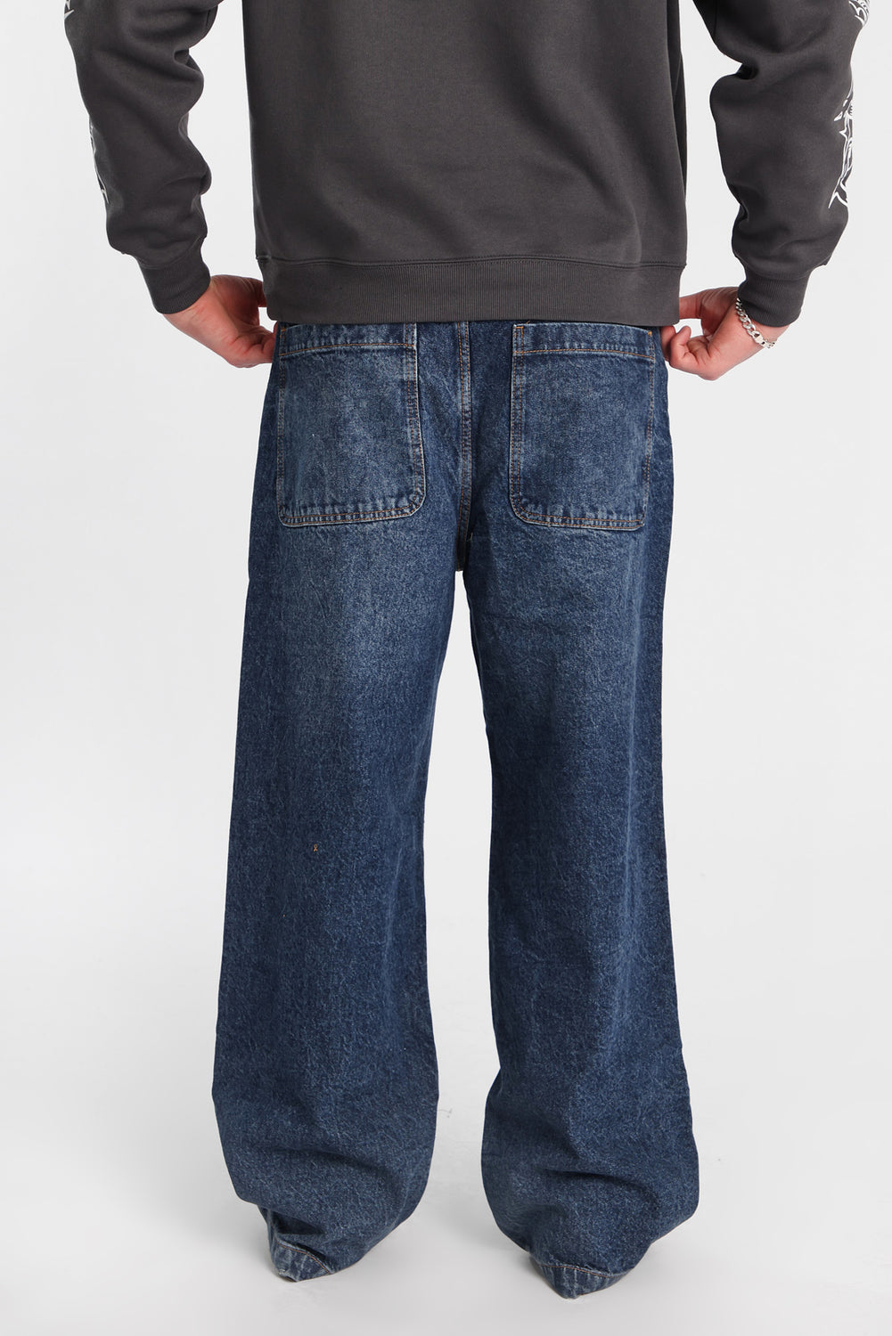 Ultra-Baggy Jeans Ultra-Baggy Jeans