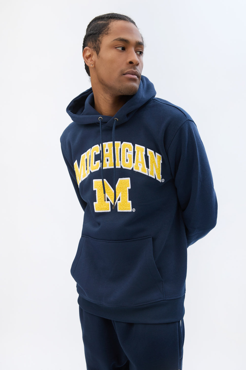 Haut à capuchon logo chenille Michigan homme Haut à capuchon logo chenille Michigan homme