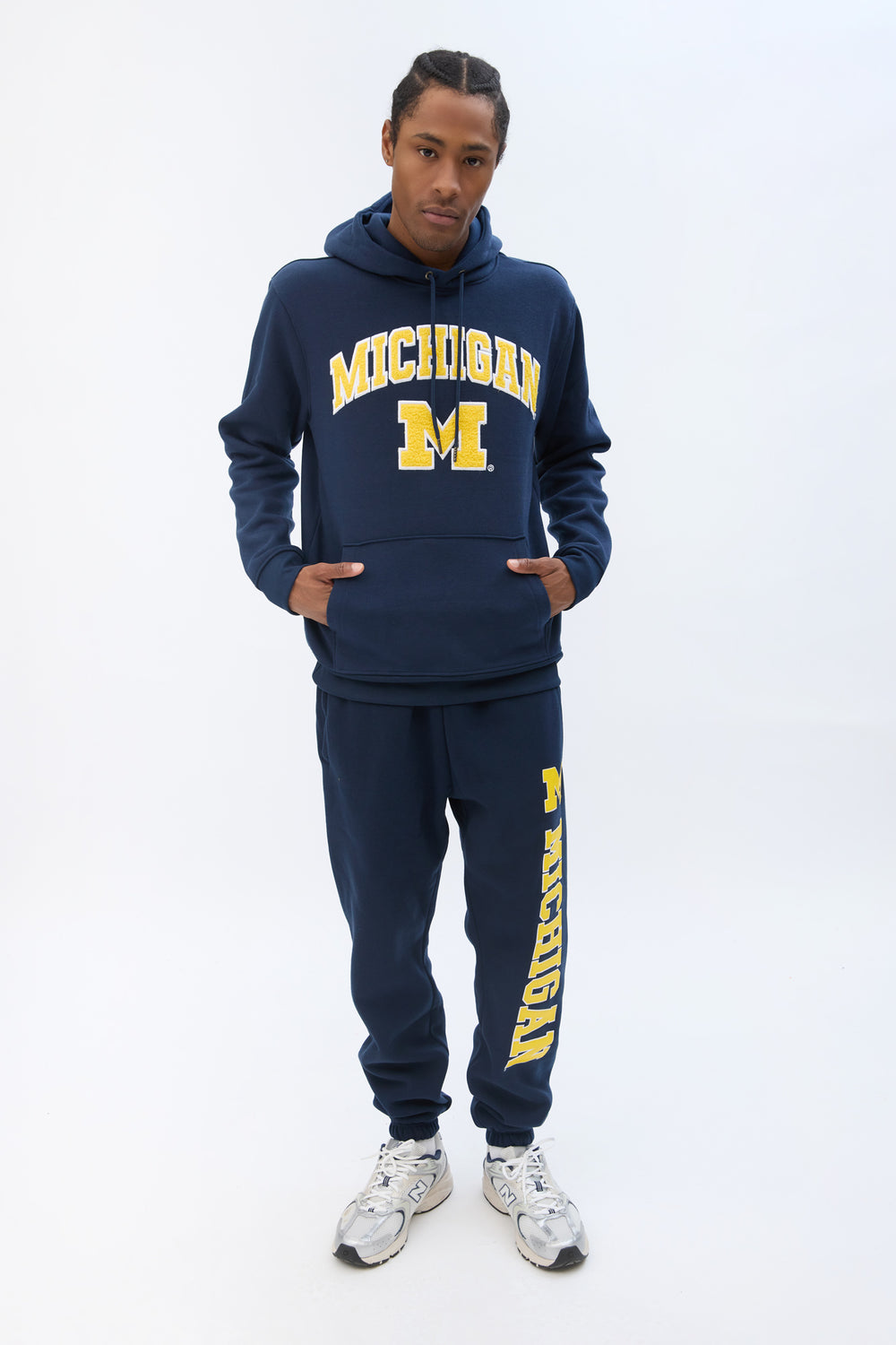 Haut à capuchon logo chenille Michigan homme Haut à capuchon logo chenille Michigan homme