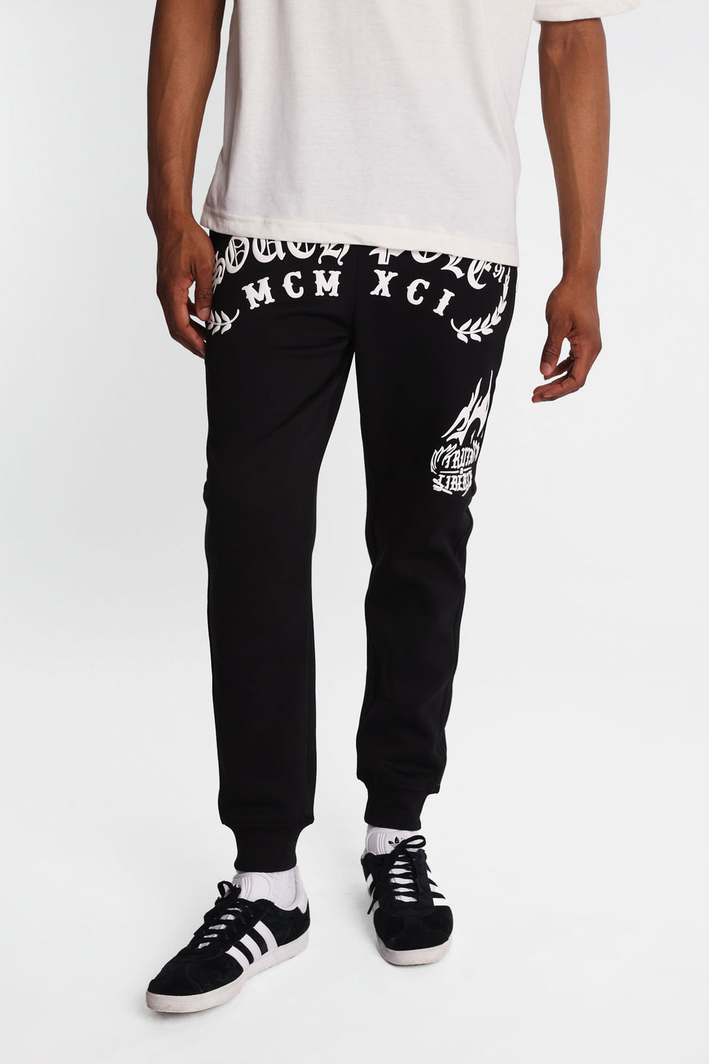 Southpole Truth & Liberty Graphic Fleece Jogger Southpole Truth & Liberty Graphic Fleece Jogger