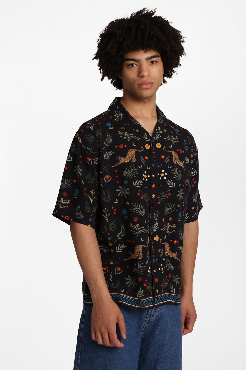 Chemise boutonnée à imprimé jungle Arsenic Chemise boutonnée à imprimé jungle Arsenic