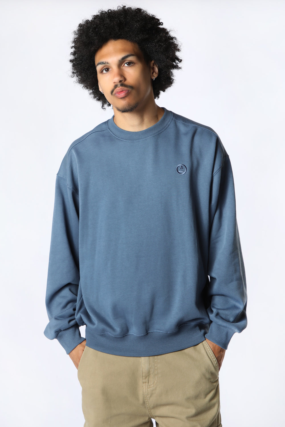 Amnesia Mens Solid Crew Sweatshirt Medium Denim Blue